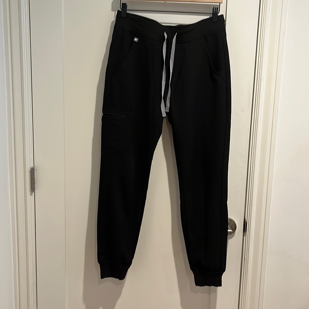 Figs Zamora Bottoms in Black